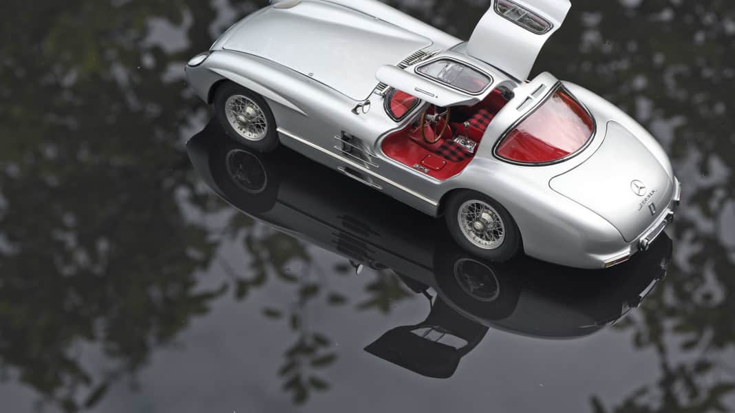 BUCH: Das neue SLR-Buch, wahlweise mit Modellauto in 1:18 - Seelenverwandte