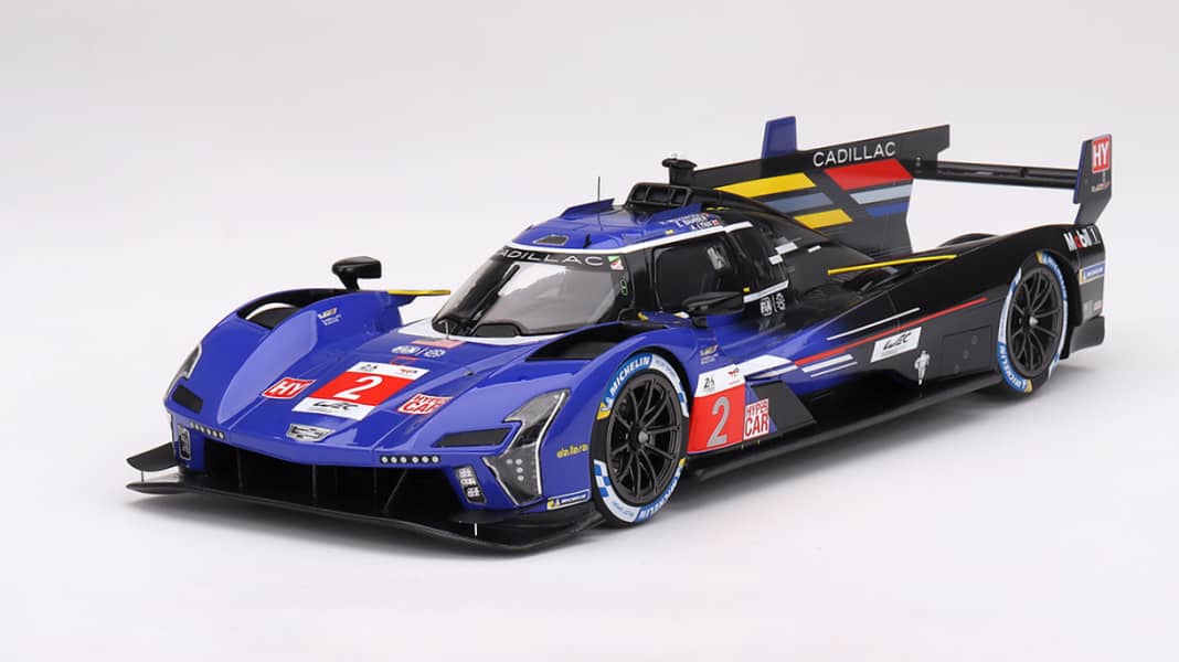 Top Speed bringt den Drittplazierten Le-Mans-Cadillac auch dreckig in 1:18