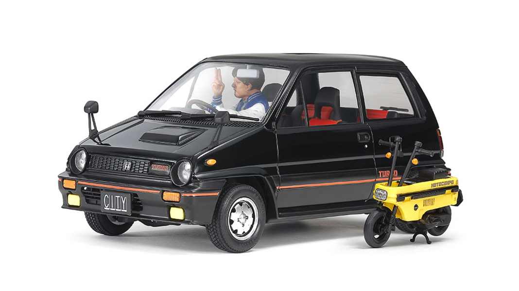 Der Honda City Turbo von Tamiya in 1:24 hat sechs Räder