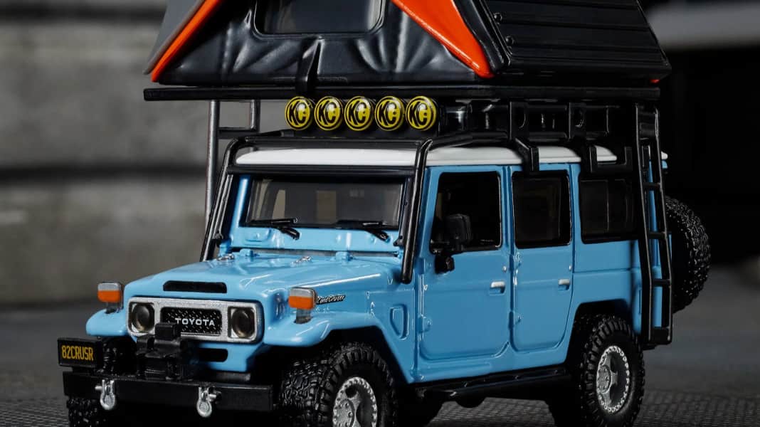 Hot Wheels Elite 64 bringt Weltenbummler-Toyota in 1:64