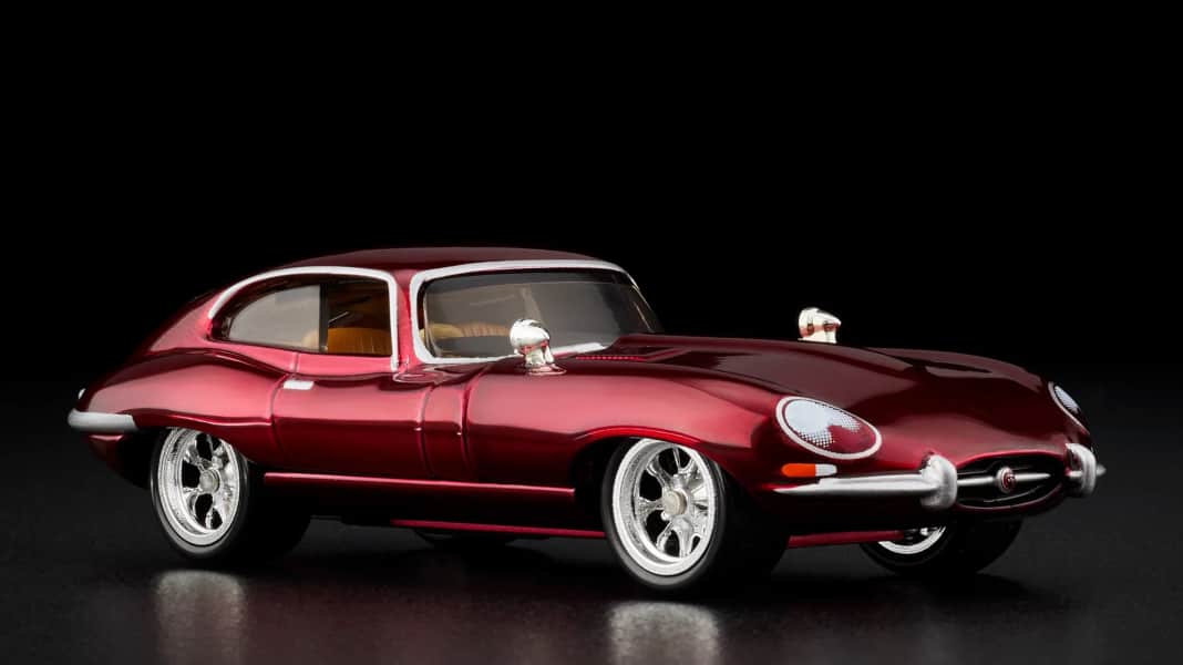 Jaguar E-Type im Spectraflame-Oxblood-Look von Hot Wheels in 1:64