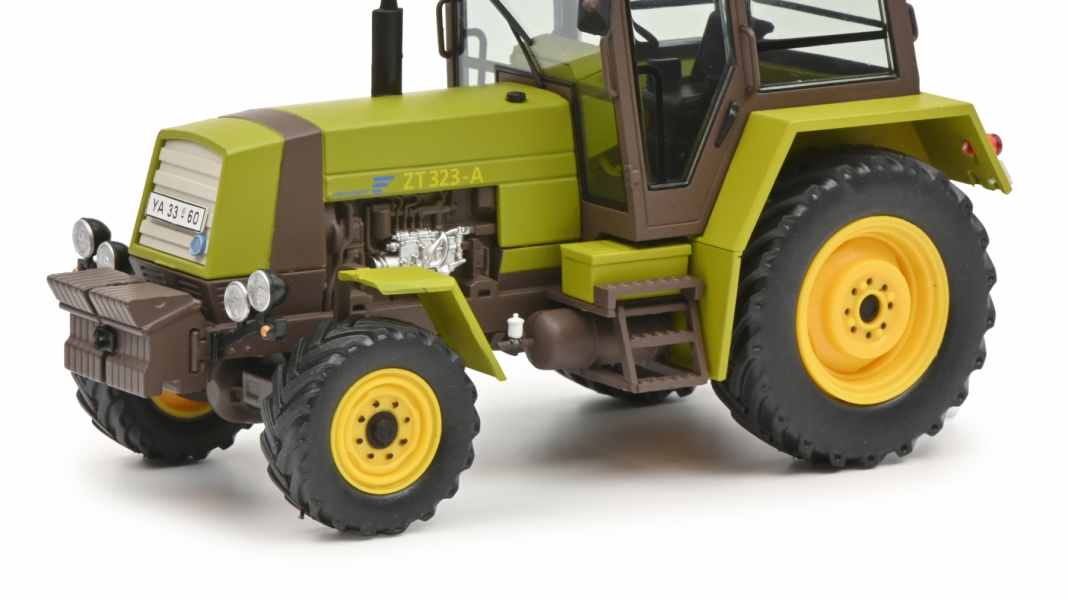 Schuco bringt den Fortschritt-Traktor ZT 323 in 1:32 heraus.