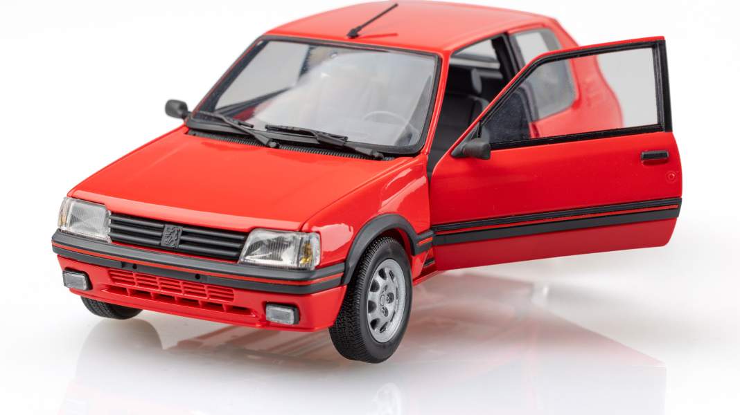 Heller bringt Peugeot 205 in 1:24 und weitere Bausätze