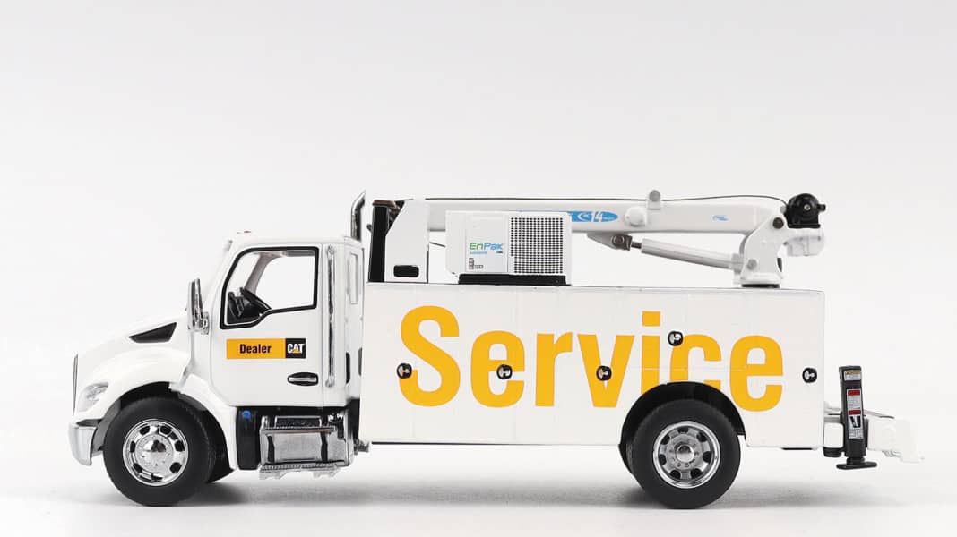 Kenworth T380 Kran rollt bei Diecast Master in 1:50 an