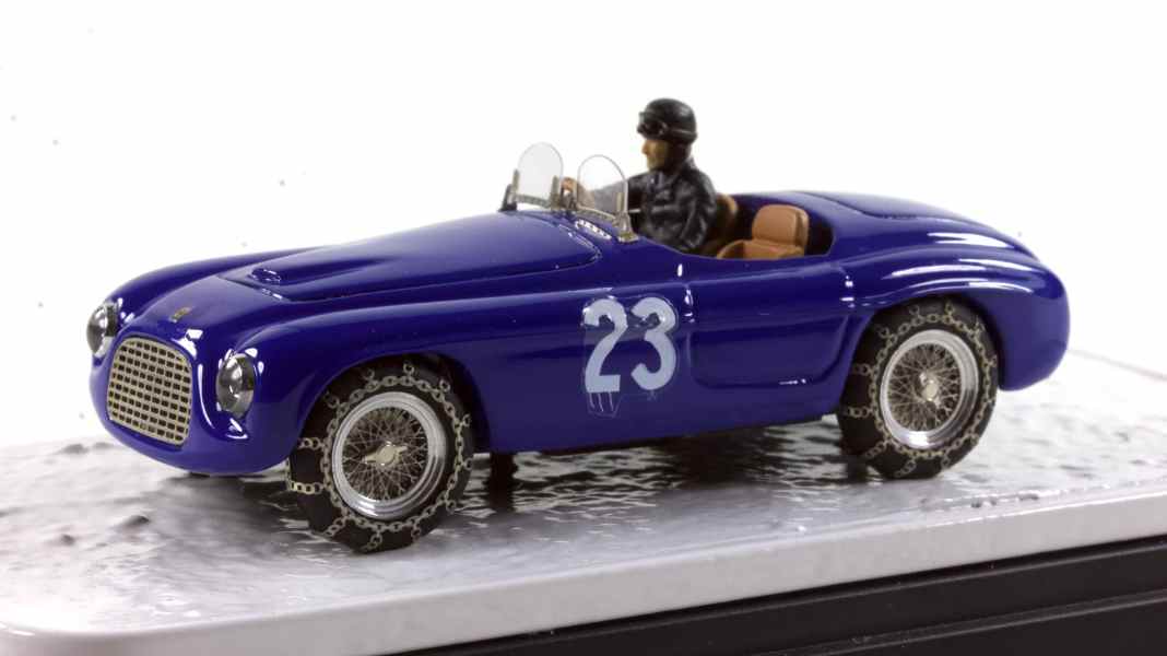 Mit diesem 166er Ferrari in 1:43 führt Tron die Sammler auf´s Glatteis