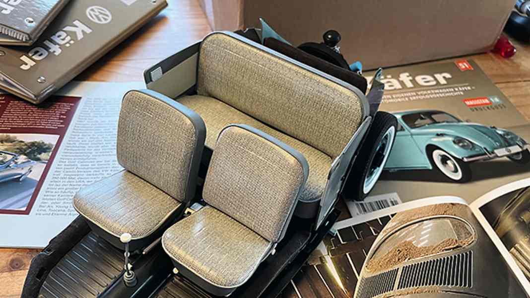 ’61 VW Käfer von Hachette in 1:8, Teil 3 - Das Türchen