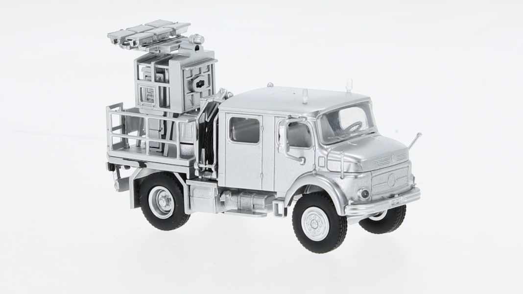 Bei Brekina sind Mercedes-Benz-Neuheiten 2024 ganz groß im Einsatz