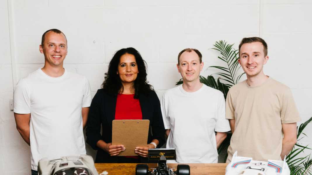 Pocher beweist: Das Bauen von 1:8-Modellen halbiert den Stress!