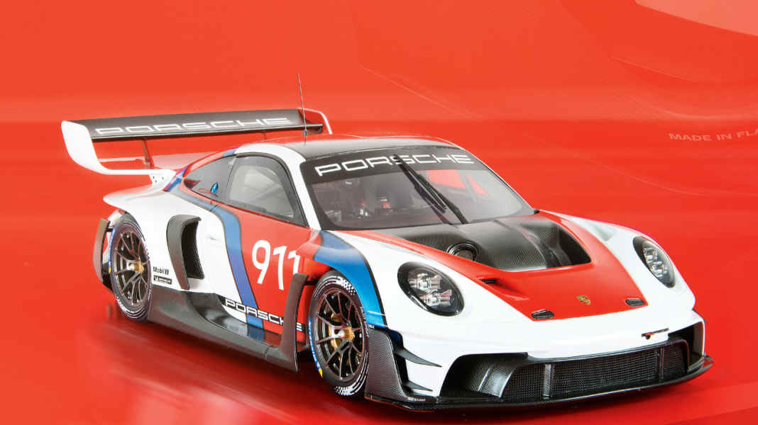 PORSCHE 911 (992) GT3 RS année de construction 2023 jantes rouge/noir 1