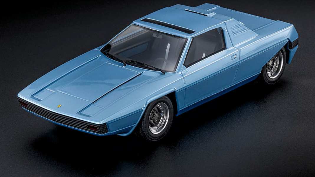 Top Marques enthüllt Rainbow-Ferrari in 1:18 aus Resine