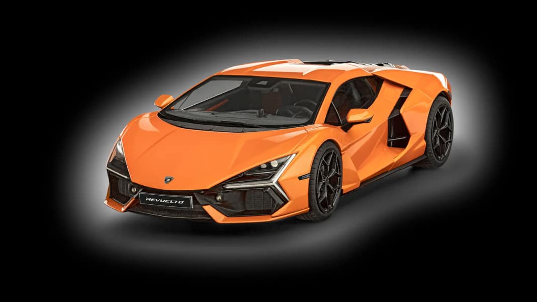 Revell brilliert mit dem Lamborghini Revuelto als Modellbausatz in 1:24