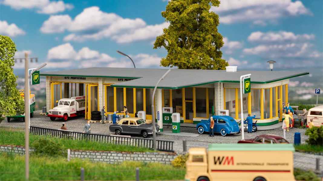 Häuslebauer Faller tankt ab sofort in HO bei der BP auf