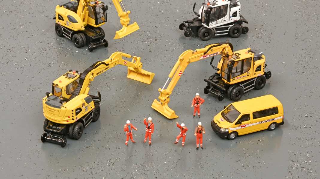 Liebherr A 922 Rail von Schuco - Fantastische 4