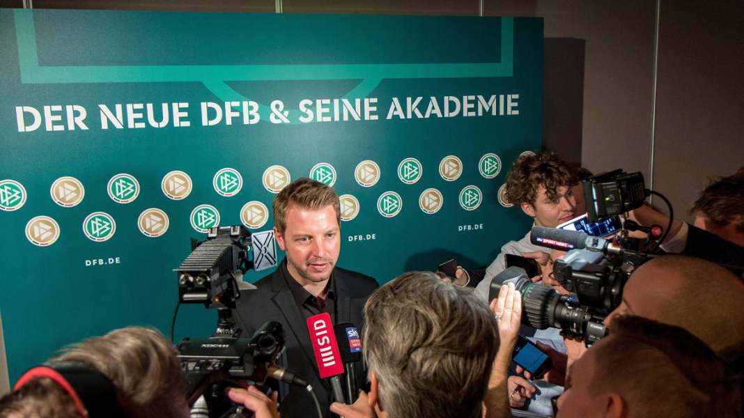 Nur noch Ex-Profis?