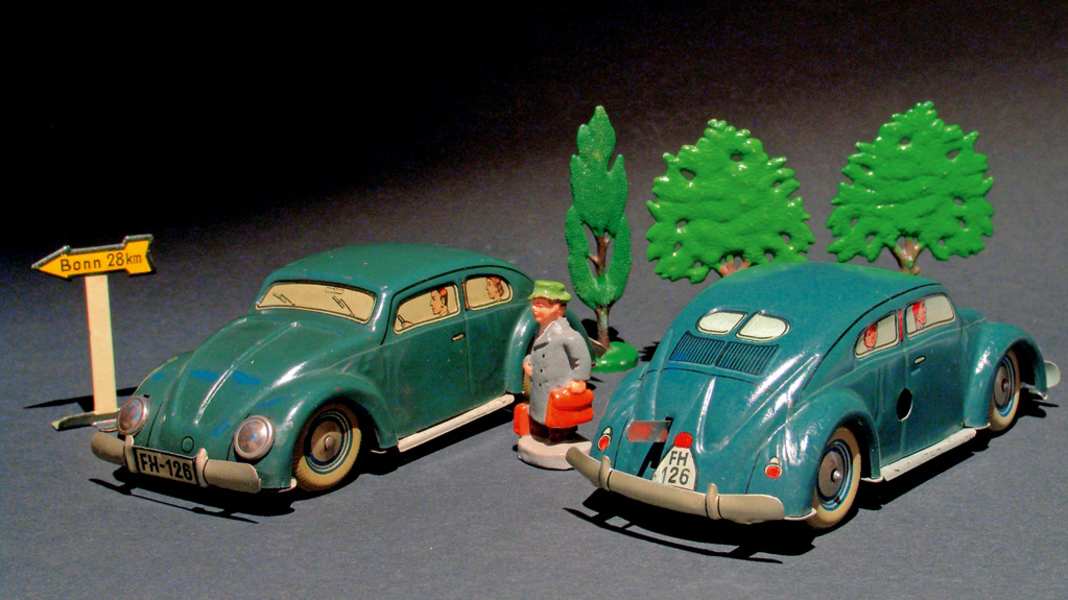 VW-Vitrine: Modelle des K.d.F.-Wagens - Der Lametta-Faktor
