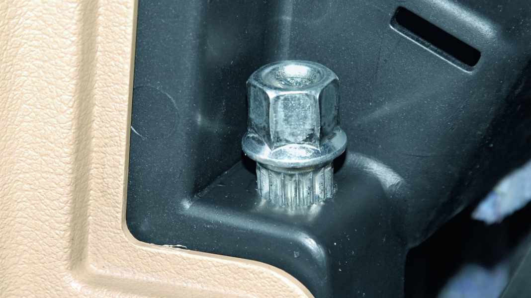 Halter für Radschrauben-Adapter