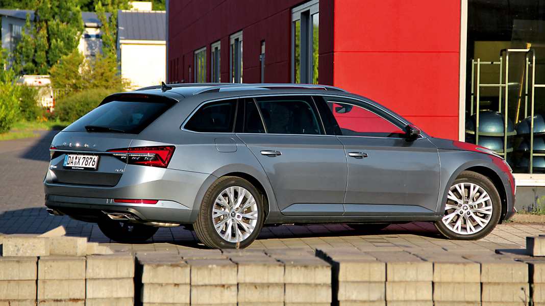 Skoda Superb Combi 2.0 TDI DSG (190 PS): Raum-Gleiter