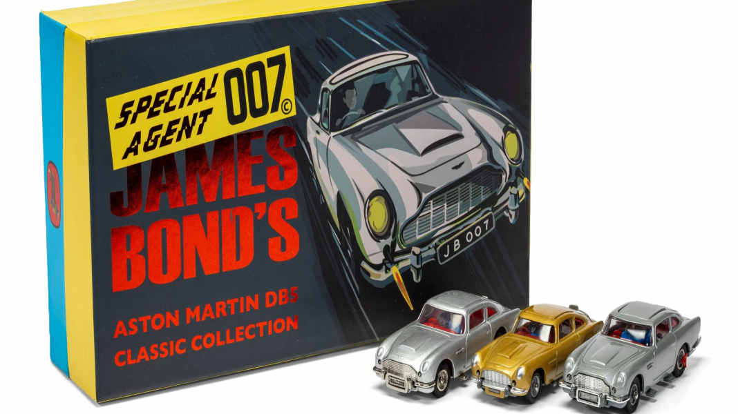 Corgi feiert 70 Jahre mit Bond-Triologie im Gold(finger)koffer in 1:43