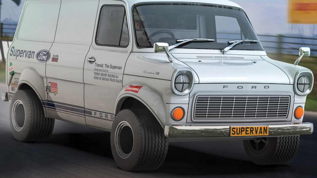 Bei Scalextric lässt der verrückte Ford Transit Supervan die 1:32-Muskeln spielen