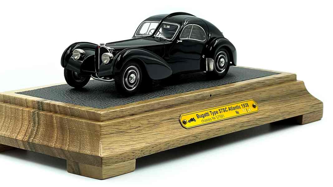 EMC stellt den ultimativen Bugatti Atlantic 57 SC vor, in der Version von Ralph Lauren