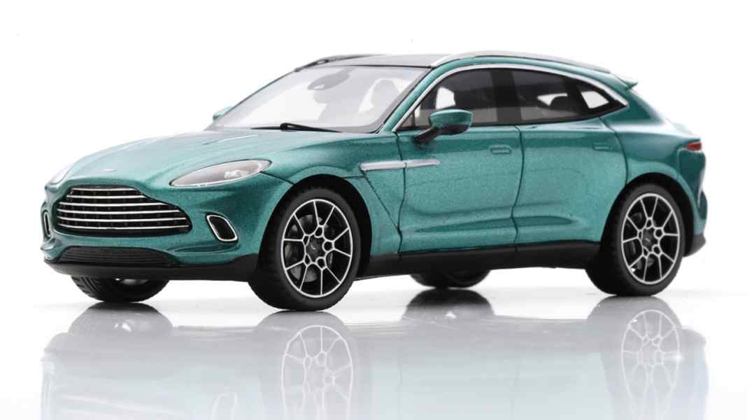 Agent X: Schuco bringt in 1:43 den Aston Martin DBX, den Spark aus Resine baut