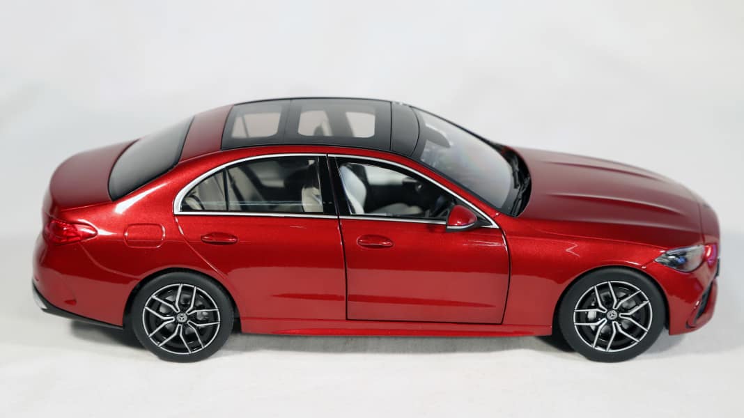 NZG baut neue C-Klasse für Mercedes-Benz im Maßstab 1:18