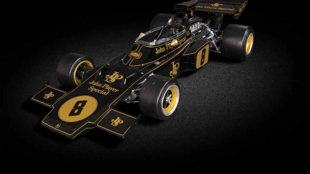 Pochers schwarz-goldene Lotus-Legende kommt bald als Kit im Riesenmaßstab 1:8