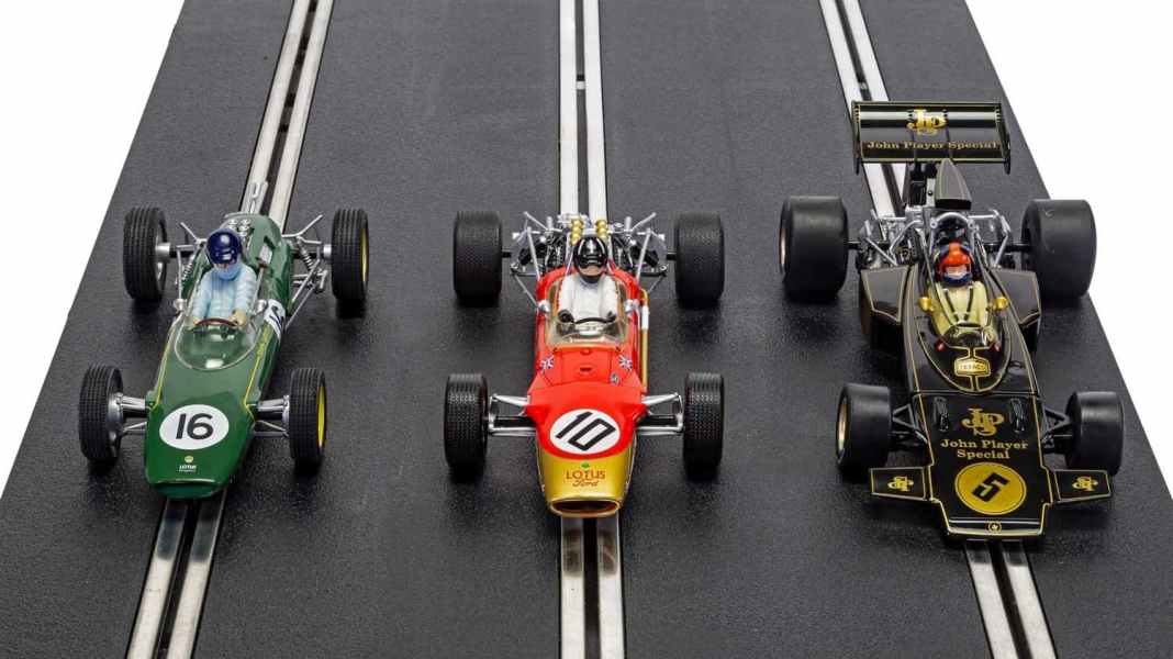 Scalextric feiert Colin Chapman mit Lotus-Set in 1:32 für die Rennbahn