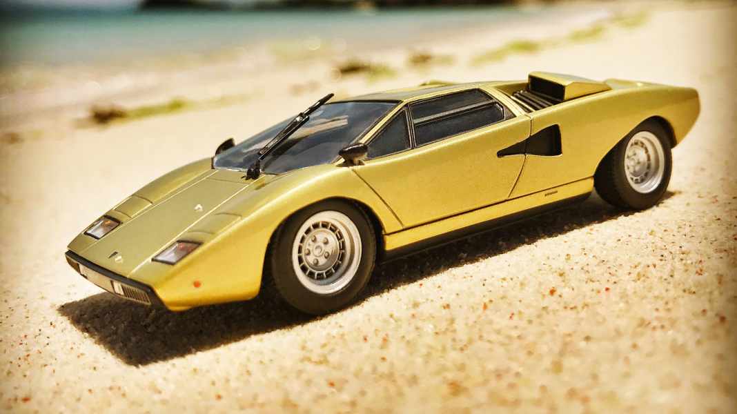 Klare Kanten: Lamborghini LP 400 von Minichamps in 1:43