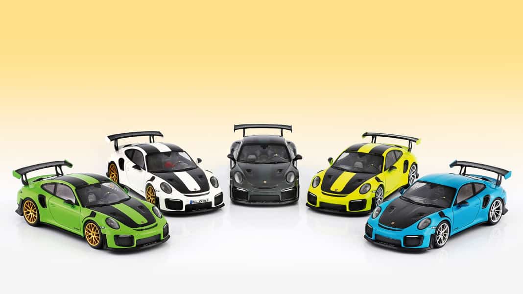 Die Buntdrifte: Porsche 911 GT2 RS von Minichamps für CK in 1:43