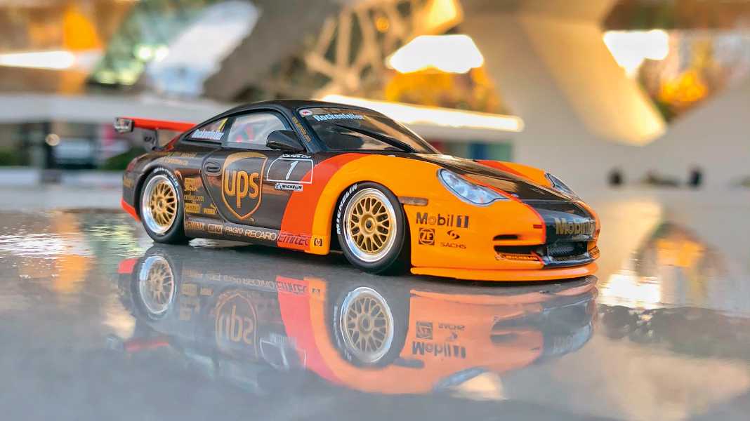 Pole mit UPS: UPS-Porsche 996 Cup von Minichamps in 1:43