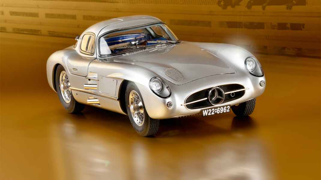 Der Überirdische: Mercedes-Benz 300 SLR Uhlenhaut von CMC in 1:18