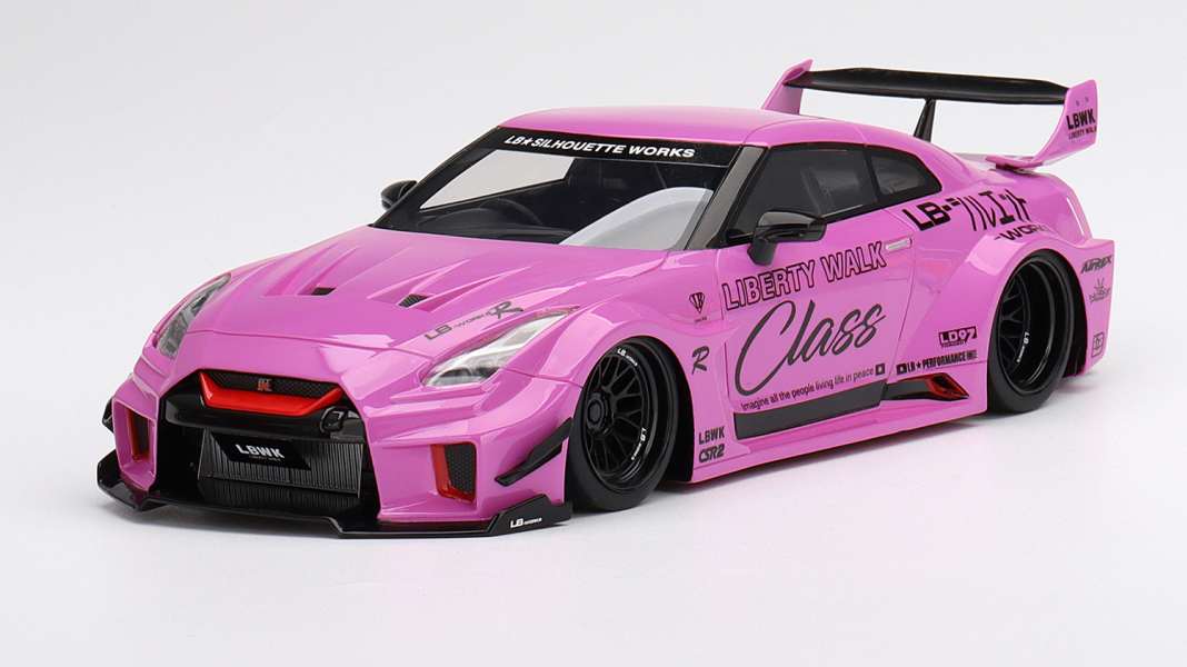 Der Nissan-Godzilla kommt in Pink bei True Scale Miniatures als 1:18-Hammer
