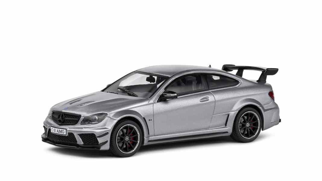 Dieser AMG-Kracher in 1:43 von Solido ist alles andere als eine silbergraue Maus!
