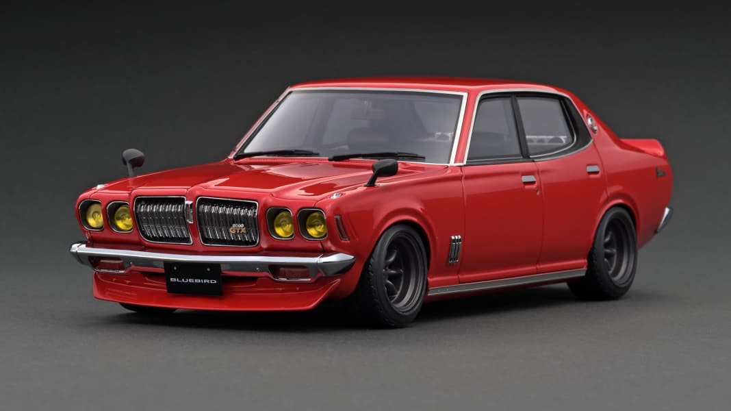 Iginition Modell macht den Nissan Bluebird zum Brandstifter – in 1:18