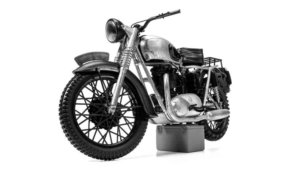 Triumph Trophy TR6 aus “Great Escape” kommt von Corgi in 1:12