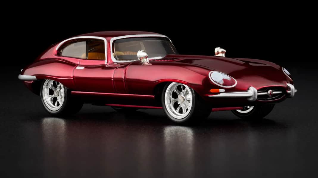 Jaguar E-Type im Spectraflame-Oxblood-Look von Hot Wheels in 1:64