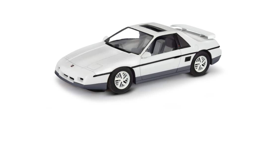Plastik-Flop: Revell gibt mit dem `85 Pontiac Fiero als 1:24-Plastikkit Vollgas!