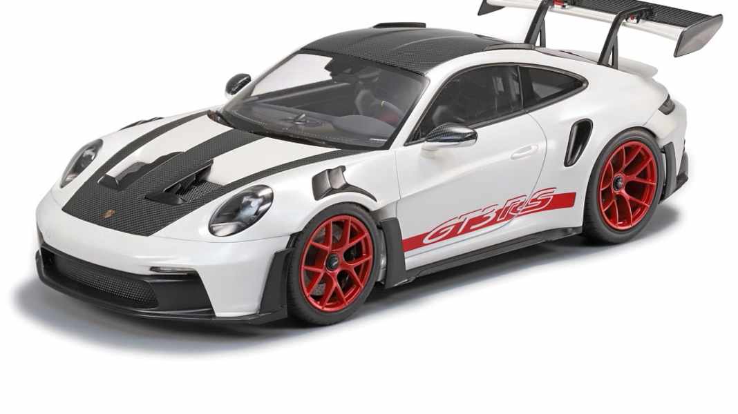 Tamiya kündigt den aktuellen Porsche 911 GT3 RS als 1:24-Kit an