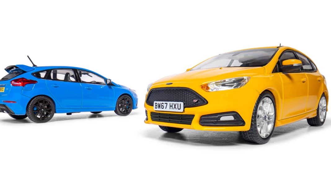 Wenn Corgi “Hot Hatch” denkt, bringt Vanguards zwei Ford Focus in 1:43