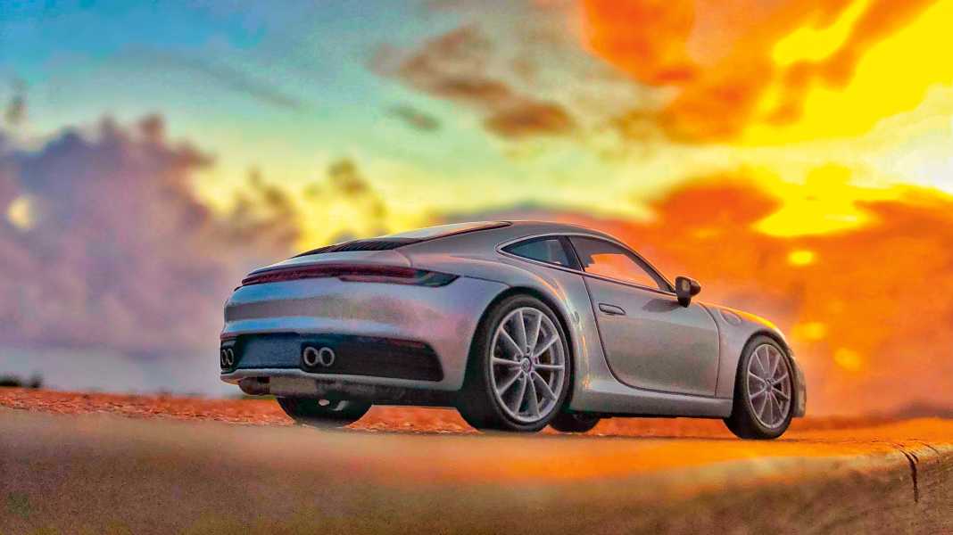 Porsche 911/992 von Minichamps in 1:43 – Himmelfahrt