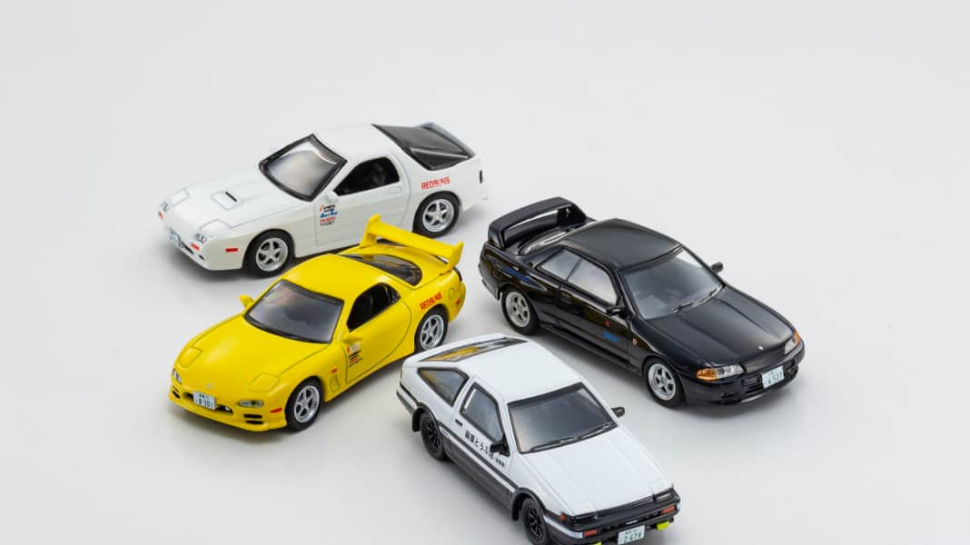 Kyosho kündigt vier Initial-D-Modelle in 1:64 an: Trueno, zwei RX-7, und Nissan GT-R.