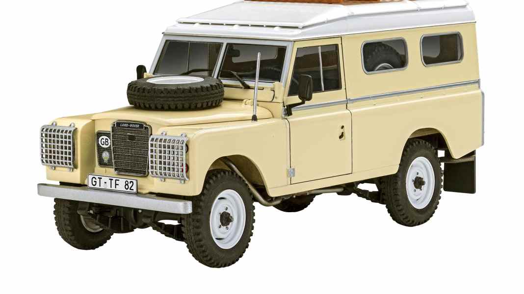 Revell macht seinen Landy in 1:24 zum Lieferwagen