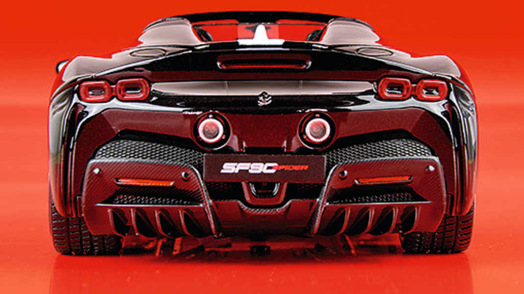 ’21 Ferrari SF90 Spider Assetto Fiorano von Bburago in 1:18 - Tausendsassa