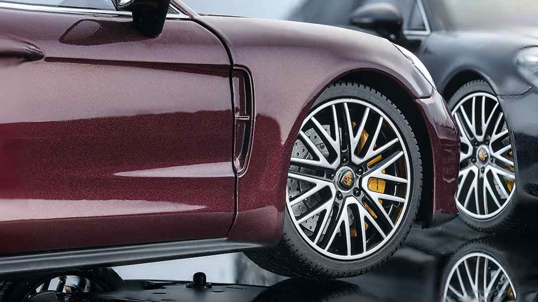Die Turbosine: ’20 Porsche Panamera Turbo S von Minichamps in 1:18