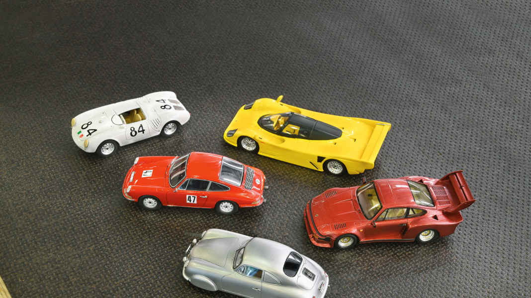 Modelle zu „75 Jahre Porsche Sportwagen“ in 1:43: Traumdeuter