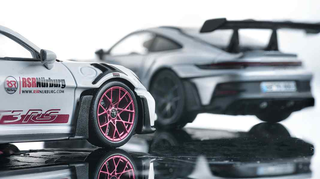 ’23 Porsche 911 (992) GT3 RS von Minichamps in 1:43 - Am Limit