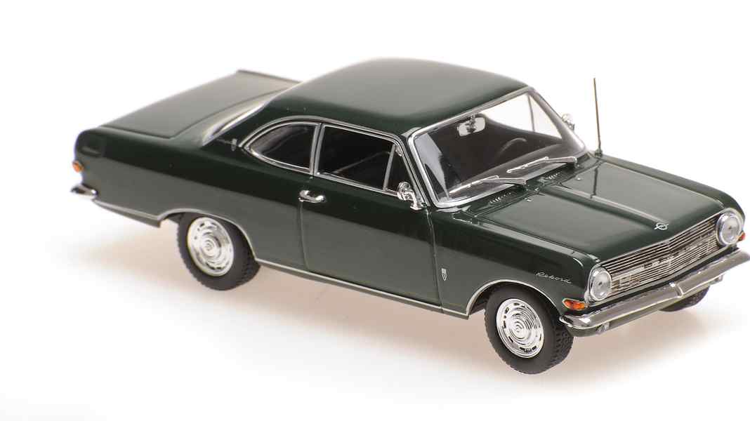 Dank Blitz und Bulli gibt Maxichamps in 1:43 mit Die-Cast-Oldtimern Gas