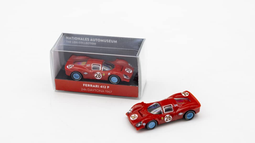 Diese beiden Hammer-Ferrari von Wiking für das NAM starten in H0 durch!