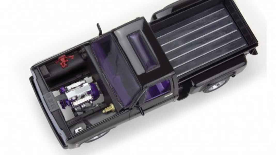 Revell bringt 1:24-Kit eines Chevy-Pick-ups mit 5,7-Liter-V8 unter der Motorhaube